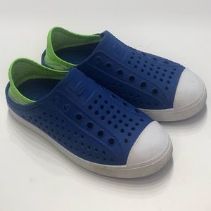Sketchers croc style shoes blue green and white size 1